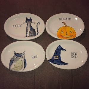 Rae Dunn oval plates
